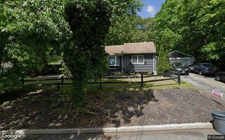 6 Dillmont Dr, Smithtown, NY 11787