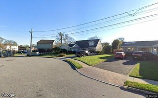 6 Fleets Point Dr, West Babylon, NY 11704