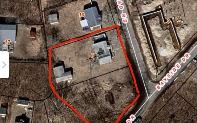 6 Hempstead Rd, Mastic Beach, NY 11951