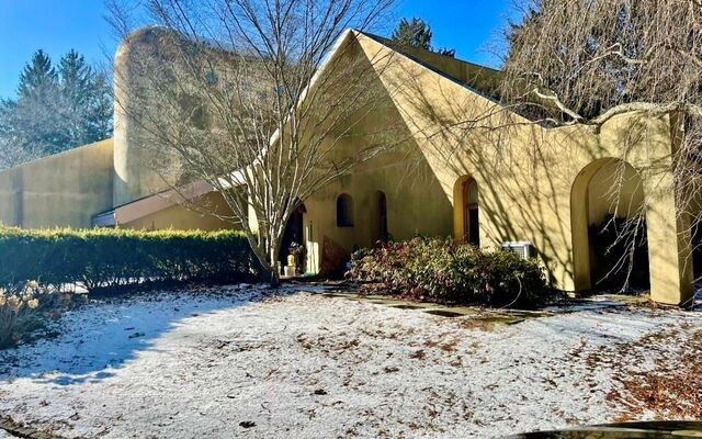 6 Hidden Pond, Glen Head, NY 11545 (Incomplete)