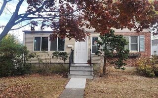 6 Hudson Ct, Lynbrook, NY 11563