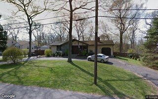 6 Loretta Ct, Coram, NY 11727
