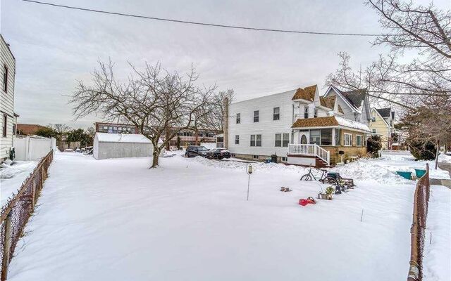 6 Mahland Pl, Oceanside, NY 11572