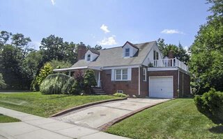 6 Newburgh St, Elmont, NY 11003