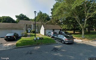 6 Petersburg Ct, Coram, NY 11727