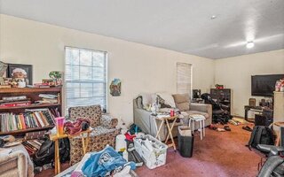 6 Petersburg Ct, Coram, NY 11727