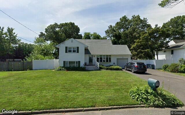 6 Rhetta Ln, Port Jefferson Station, NY 11776