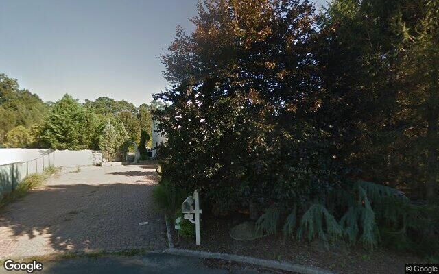 6 Robert Ct, Center Moriches, NY 11934