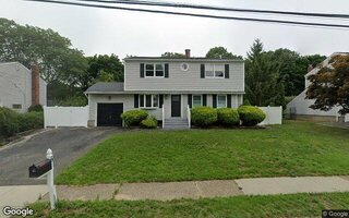 6 Salem Ln, Selden, NY 11784