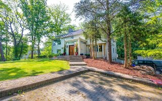 6 The Maples, Roslyn, NY 11576