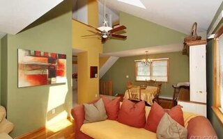 60 Central Pkwy, Huntington, NY 11743