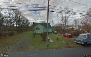60 Connecticut Ave, Bay Shore, NY 11706