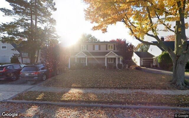 60 Elm Dr N, Levittown, NY 11756