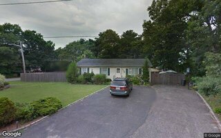 60 Market St, Mastic Beach, NY 11951