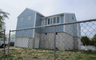 60 Meister Blvd, Freeport, NY 11520