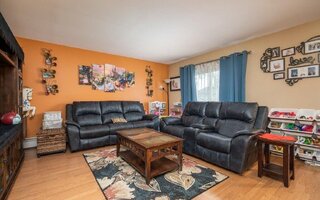 60 Richmond Blvd #4B, Ronkonkoma, NY 11779