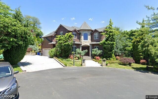 60 Utopia Ct, Staten Island, NY 10304