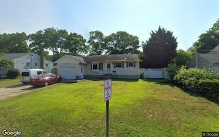 61 Broadway Ave, Sayville, NY 11782