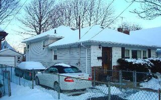 61 Dorlon St, Hempstead, NY 11550
