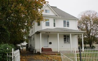 61 East Ave, Freeport, NY 11520
