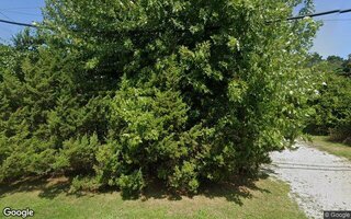61 Middle Pond Rd, Southampton, NY 11968