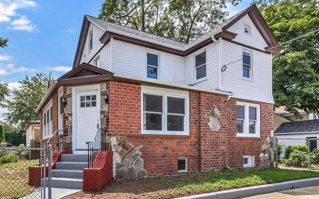 61 Pierson Ave, Hempstead, NY 11550 (House View)