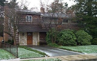61 Prince Ln, Westbury, NY 11590