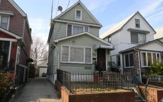 62-44 84th St, Middle Village, NY 11379