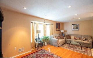 62 Bianca Ct, Staten Island, NY 10312