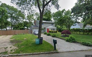 62 Highland Rd, Central Islip, NY 11722