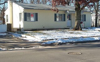 62 Park Ln, Massapequa Park, NY 11762