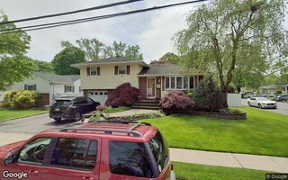 621 5th Ave, East Northport, NY 11731
