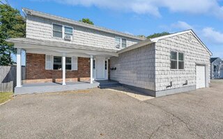 622 Old Country Rd, Plainview, NY 11803