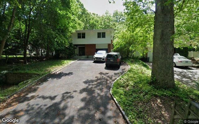 625 Meadow Rd, Smithtown, NY 11787