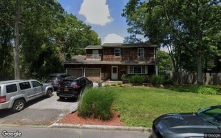 63 42nd St, Islip, NY 11751
