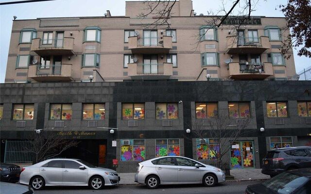 63-47 Booth St #6C, Rego Park, NY 11374