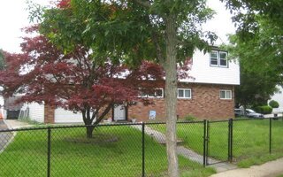 63 Grape Ln, Hicksville, NY 11801