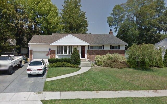 63 Hampshire Dr, Farmingdale, NY 11735 (Yard)