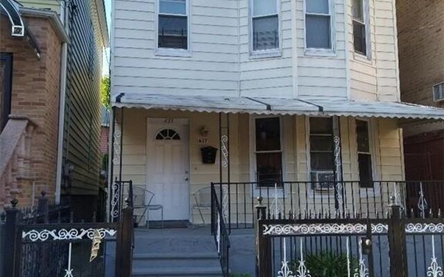 637 Magenta St, Bronx, NY 10467 (Porch)