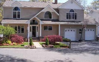 64 Engelke Ave, Huntington Station, NY 11746