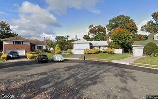 64 Marc Ct, Westbury, NY 11590