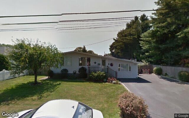 64 Montgomery Ave, West Babylon, NY 11704