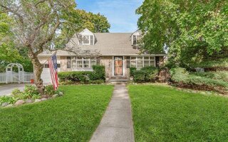64 Waterbury Ln, Westbury, NY 11590
