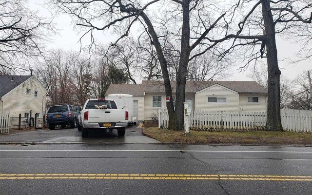 643 Jayne Blvd, Port Jefferson Station, NY 11776