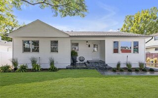 647 Seabury Ave, Franklin Square, NY 11010