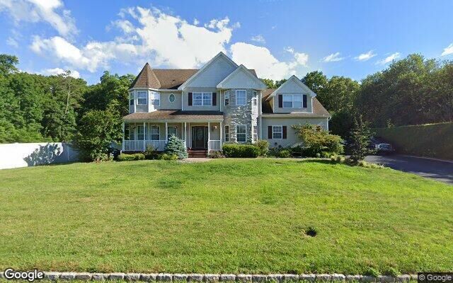 65 Deer Ln, Manorville, NY 11949