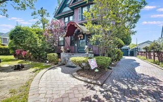 65 Earle Ave, Lynbrook, NY 11563