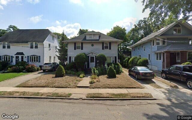 65 Lakeside Dr, Rockville Centre, NY 11570