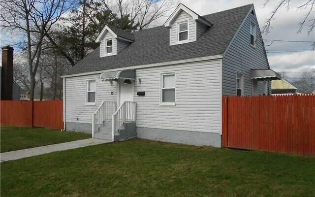 65 Linden Pl, Roosevelt, NY 11575