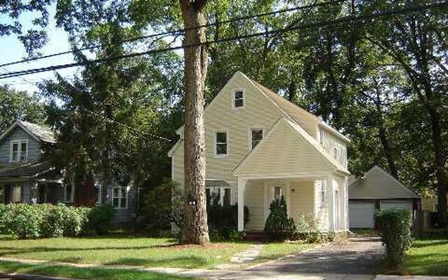 65 Mount Joy Ave, Freeport, NY 11520